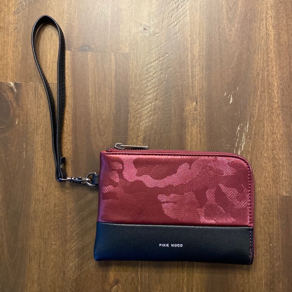 Wristlet